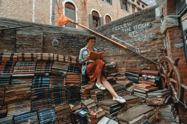 „Lesen macht das Universum einer Geschichte lebendiger“